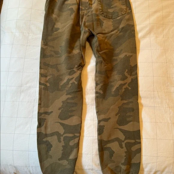 Kith Camouflage Sweatpants - Picture 3 of 3